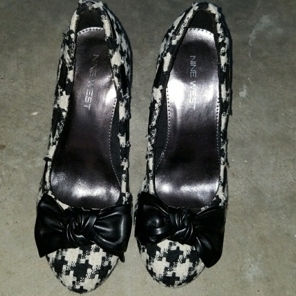 Shoes - Picture 1 of 7